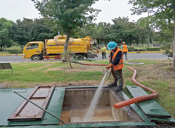 英吉沙化油池清理